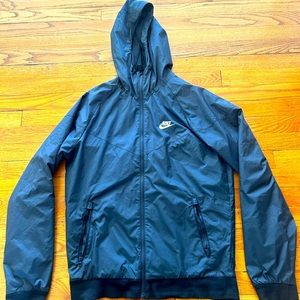 Nike Men’s Jacket Dark Navy Blue.